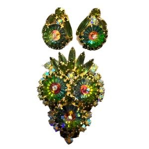 Juliana Green Heliotrope Margarita Stone Brooch and Earrings, Circa 1964